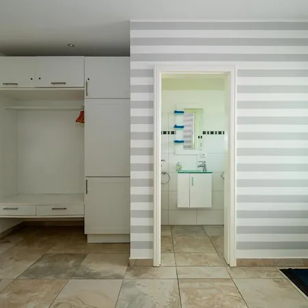 Stella Olivia Nyaraló *